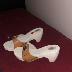 Dr Scholl’s clogs